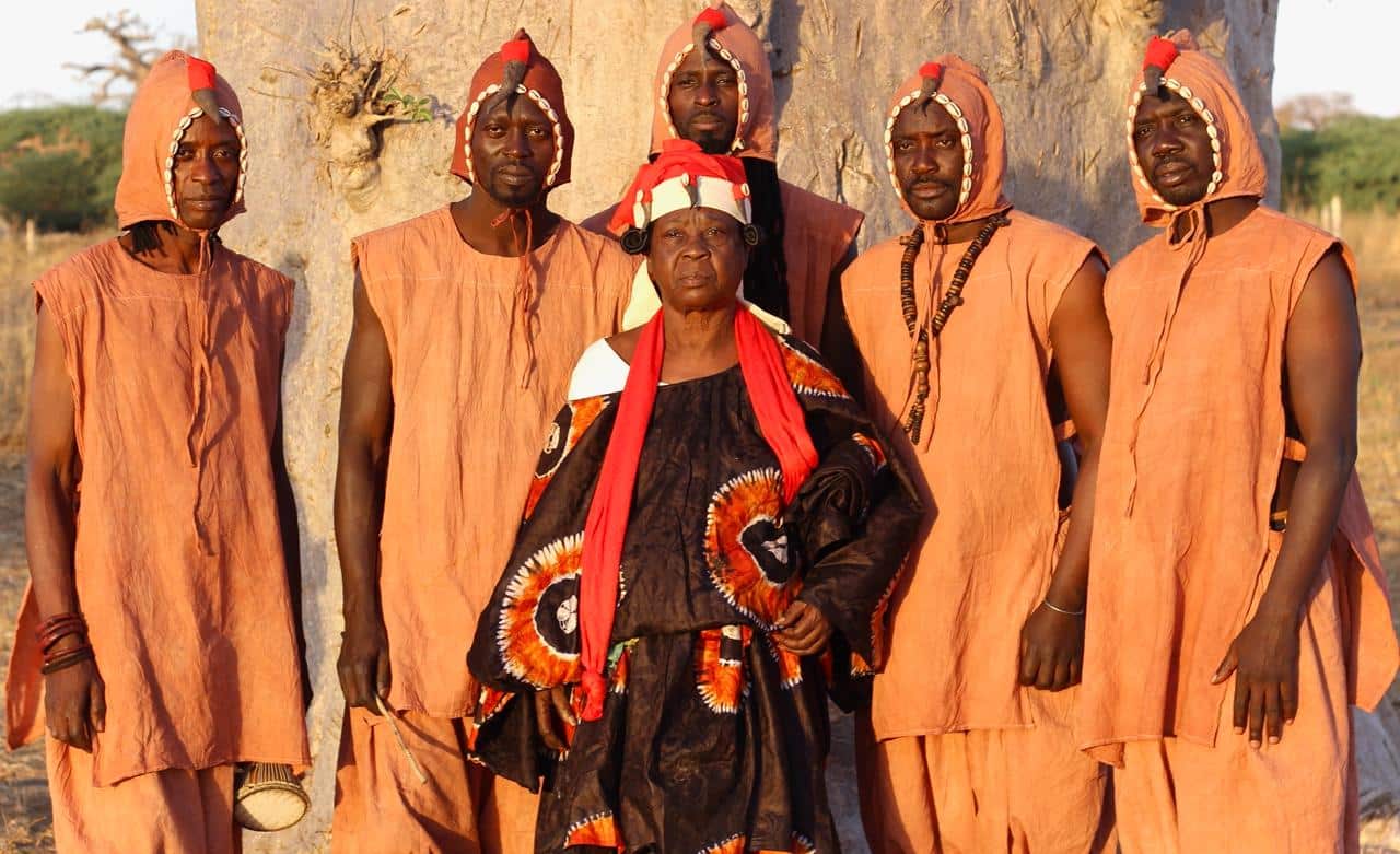 Oumy Sene et des artistes.jpg