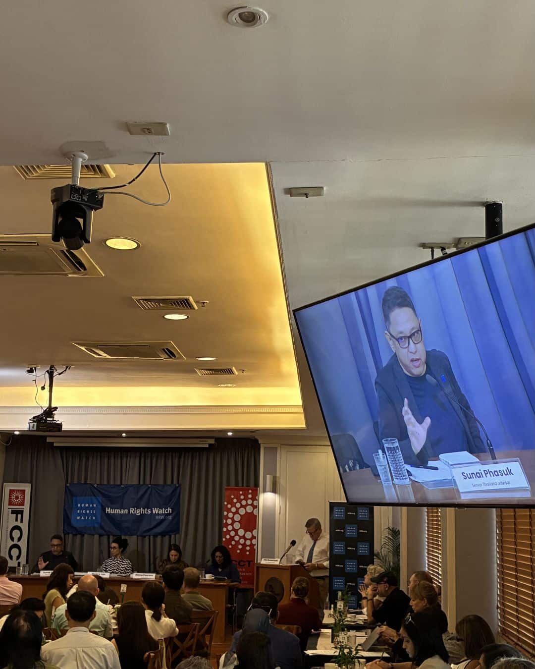 Human right 1 Copy of 01 FB 4x5 HEADLINE WITH FRAME ALC.jpg