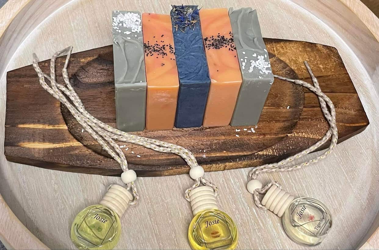 Bars & Perfumes - Mary Majdi.jpg