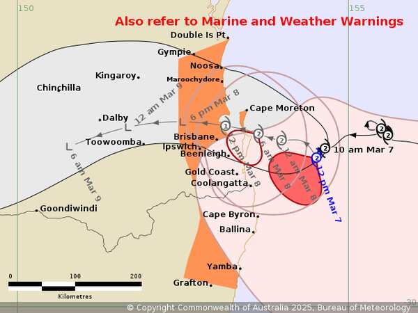 Thousands without power as Cyclone Alfred's 'severe impacts' felt ahead of crossing — as it ...