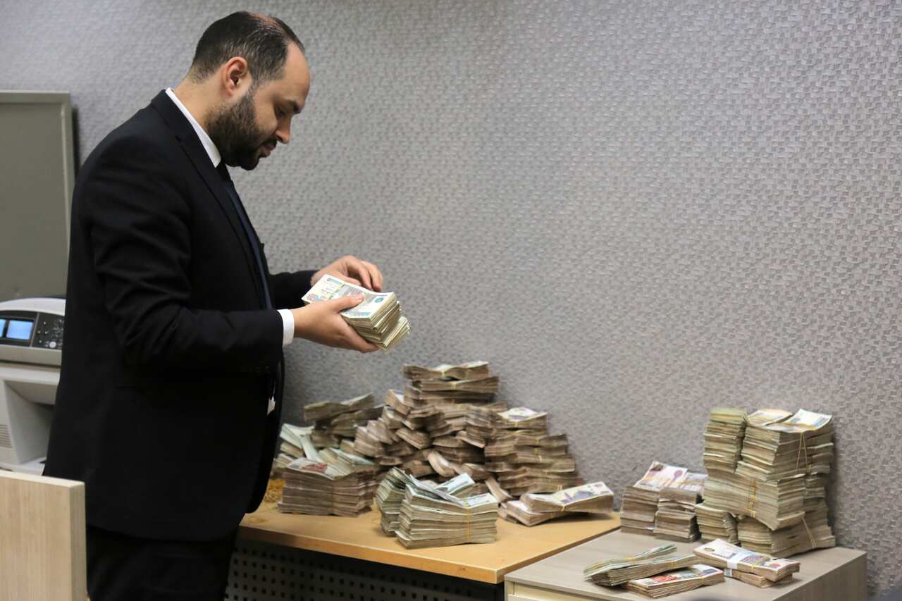 Egyptian Pound Free Falls Since IMF Loan