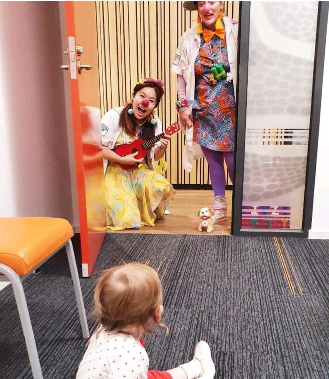 Diana supports The Humour Foundation and volunteers as a Clown Doctor.